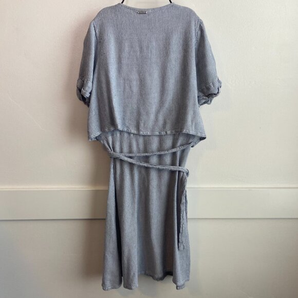 Volcom Gray & White Striped Short Sleeve Wrap Dress - Picture 2 of 10